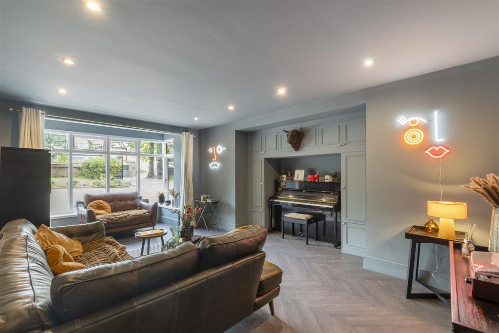 Additional image 9 of 7 bed property for saleLovelace Avenue, Solihull B91