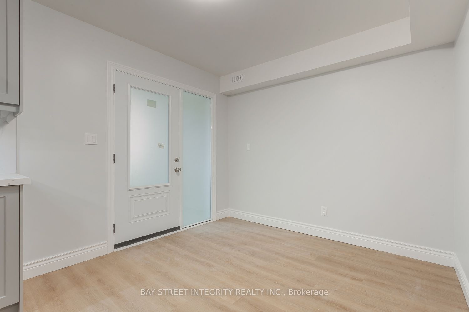 Additional image 4 of Lower-459 Palmerston Boulevard, Toronto, ON, M6G 2N9