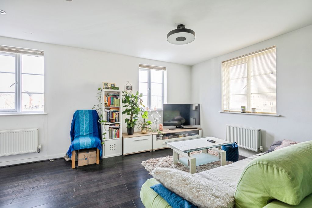 Additional image 5 of 2 bed flat for saleMolyneux Square, Peterborough PE7