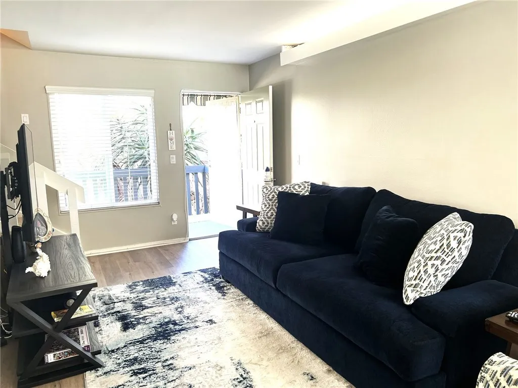 Additional image 12 of 320 12th Street Unit 5, Seal Beach, CA 90740