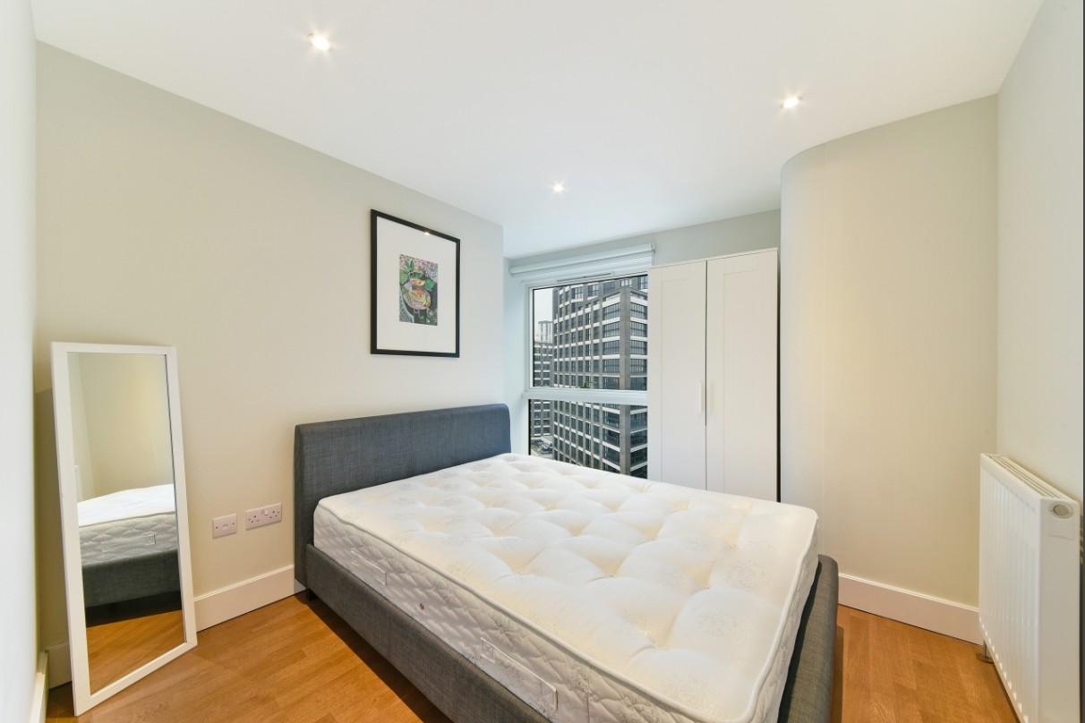 Additional image 4 of 2 Bed Flat, Whitechapel High St, E1, N1 7GU