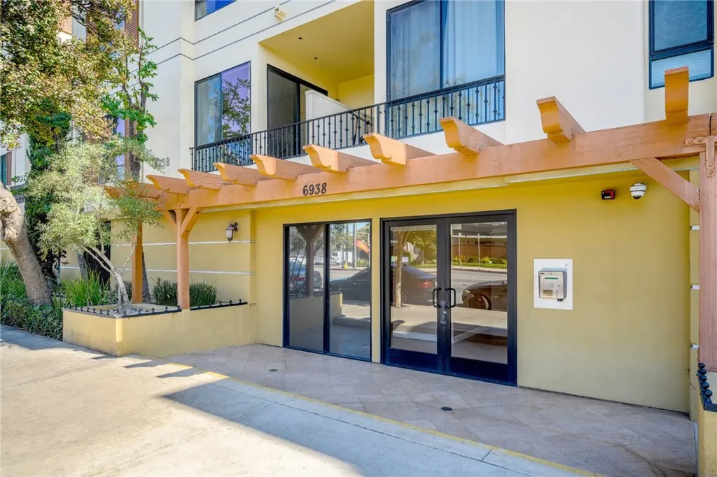 Additional image 34 of 6938 Laurel Canyon Blvd Unit 101, North Hollywood, CA 91605