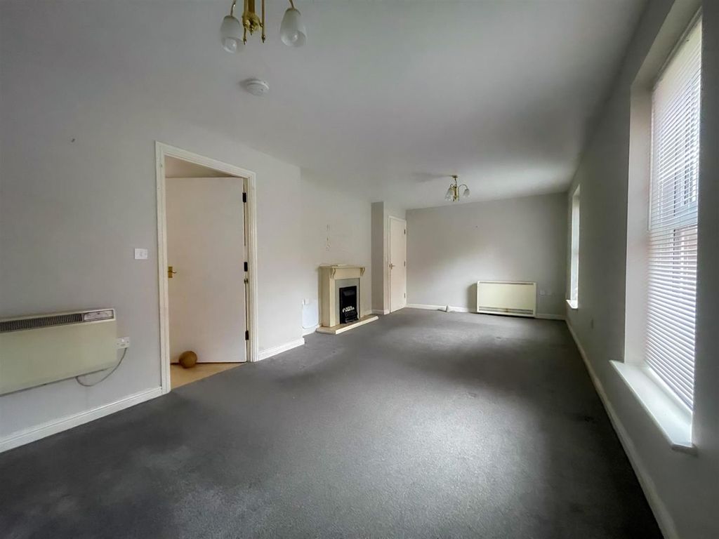 2 bed flat for saleLongridge Way, Weston-Super-Mare BS24 photo 2