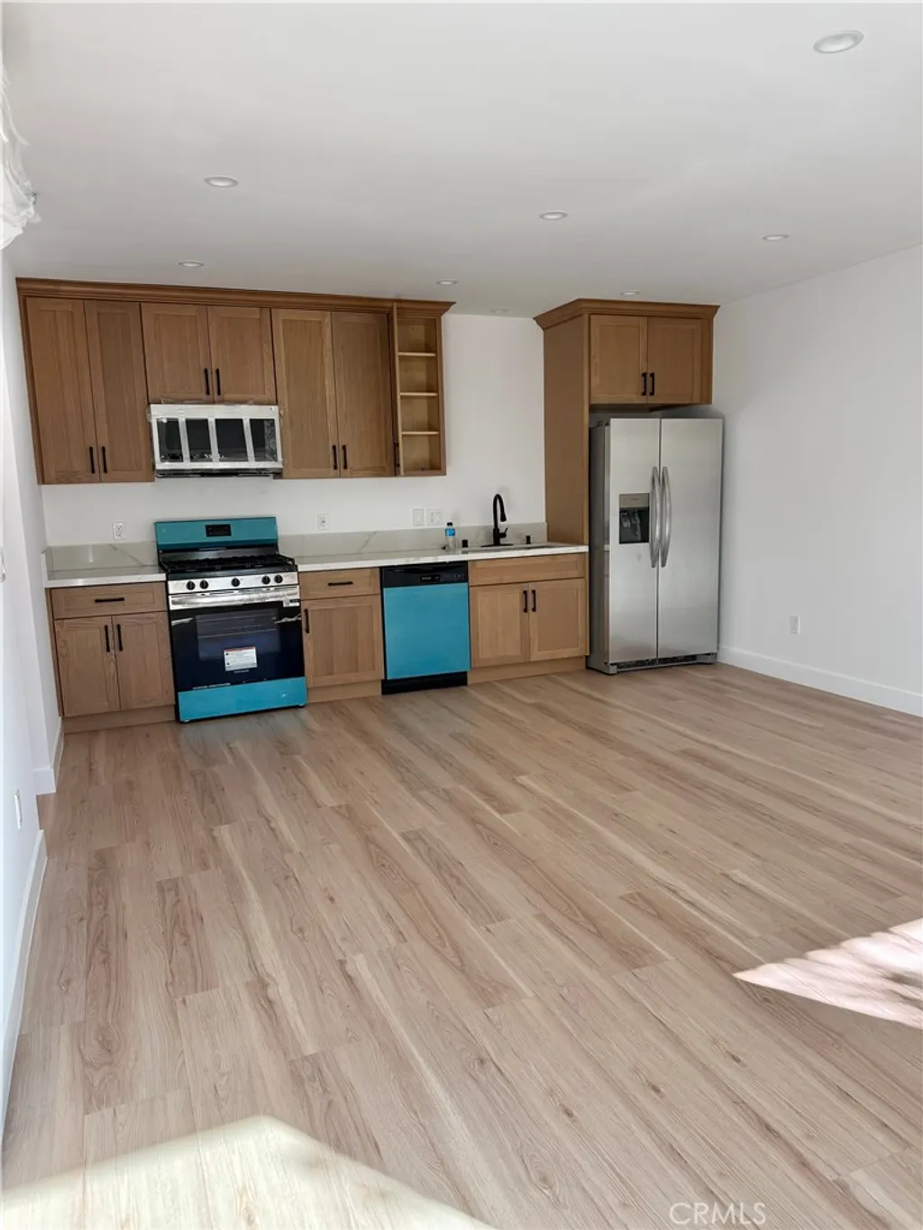 Additional image 3 of 20407 Strathern St Unit 20409, Winnetka, CA 91306