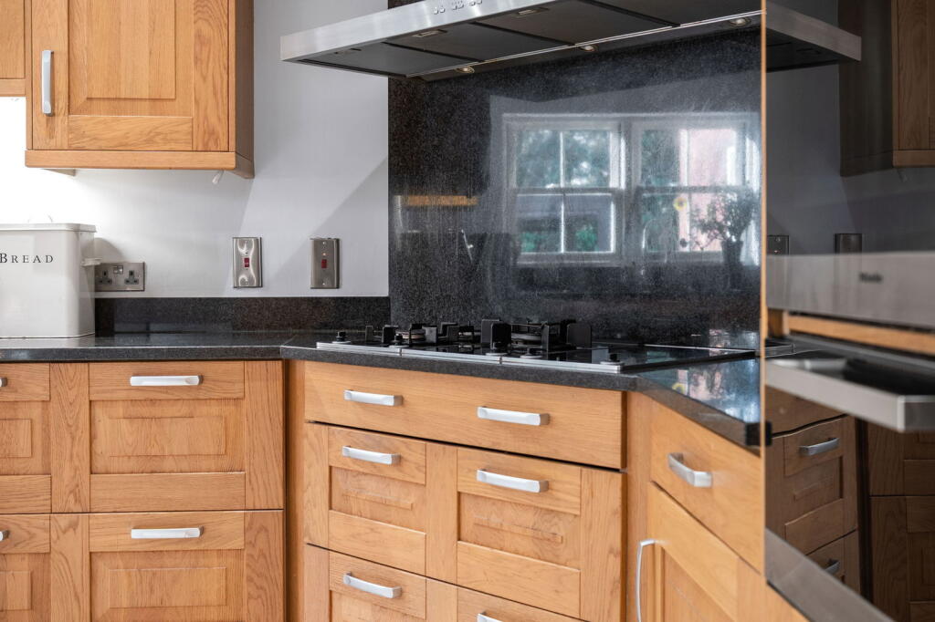Additional image 8 of Pottersheath Road, Welwyn, AL6 9SY