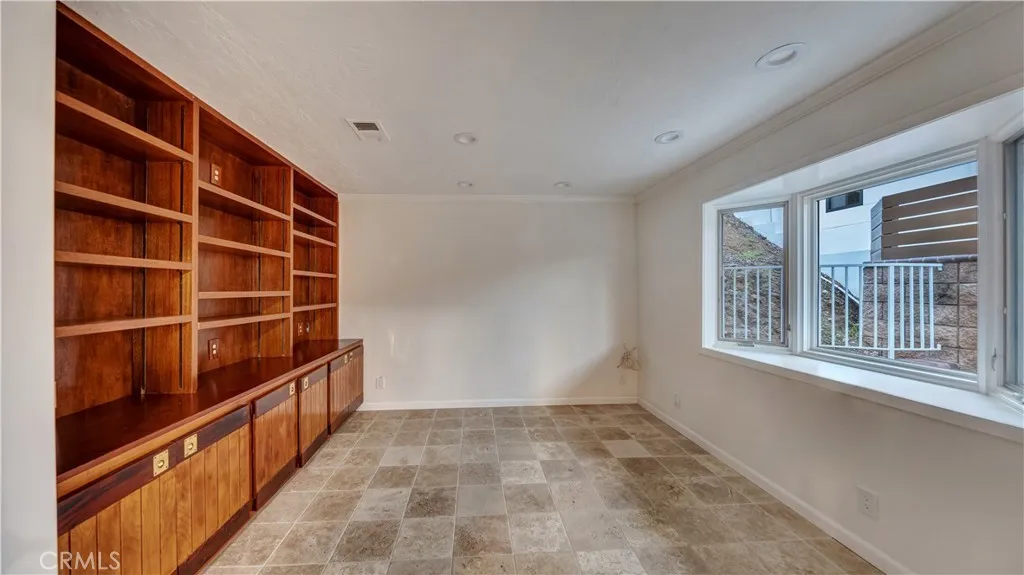 726 Kendall Drive, Laguna Beach, CA 92651