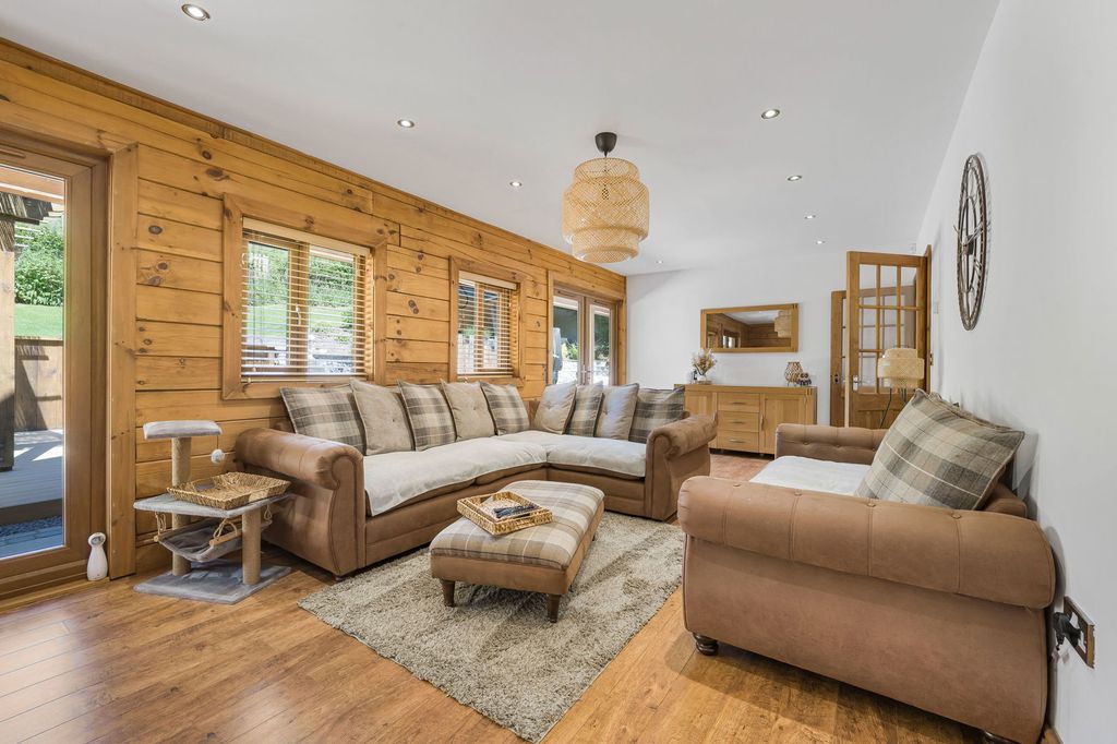Additional image 3 of 5 bed detached house for saleOakmead Road, Llanharan, Pontyclun CF72