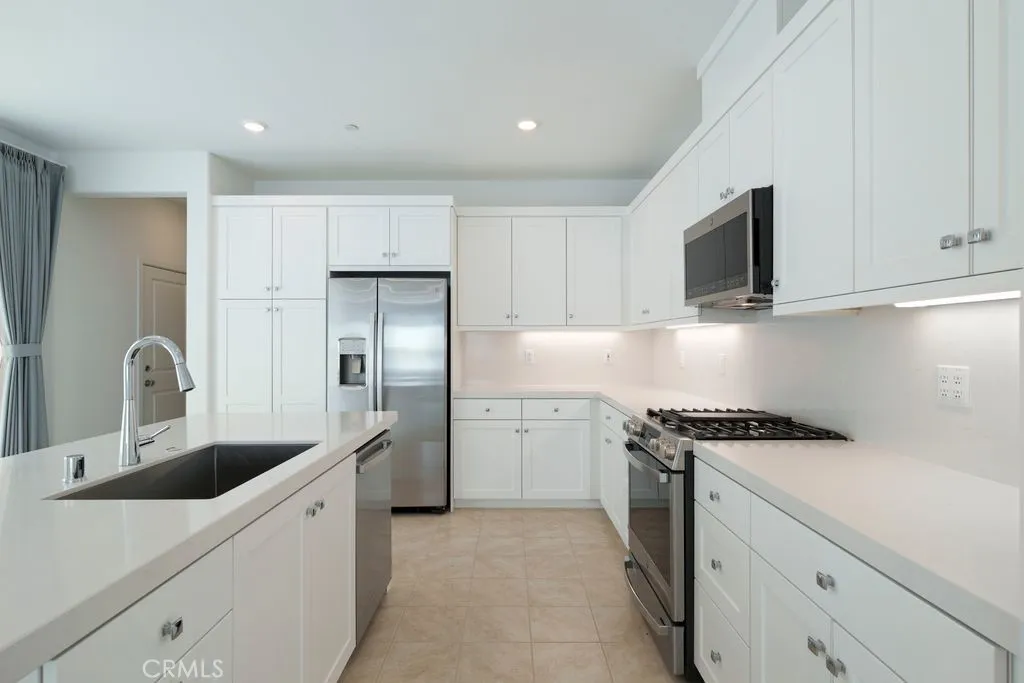 Additional image 6 of 430 Lobata, Irvine, CA 92618