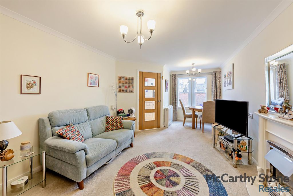 2 bed flat for saleRobert Adam Court, Bondgate Without, Alnwick NE66