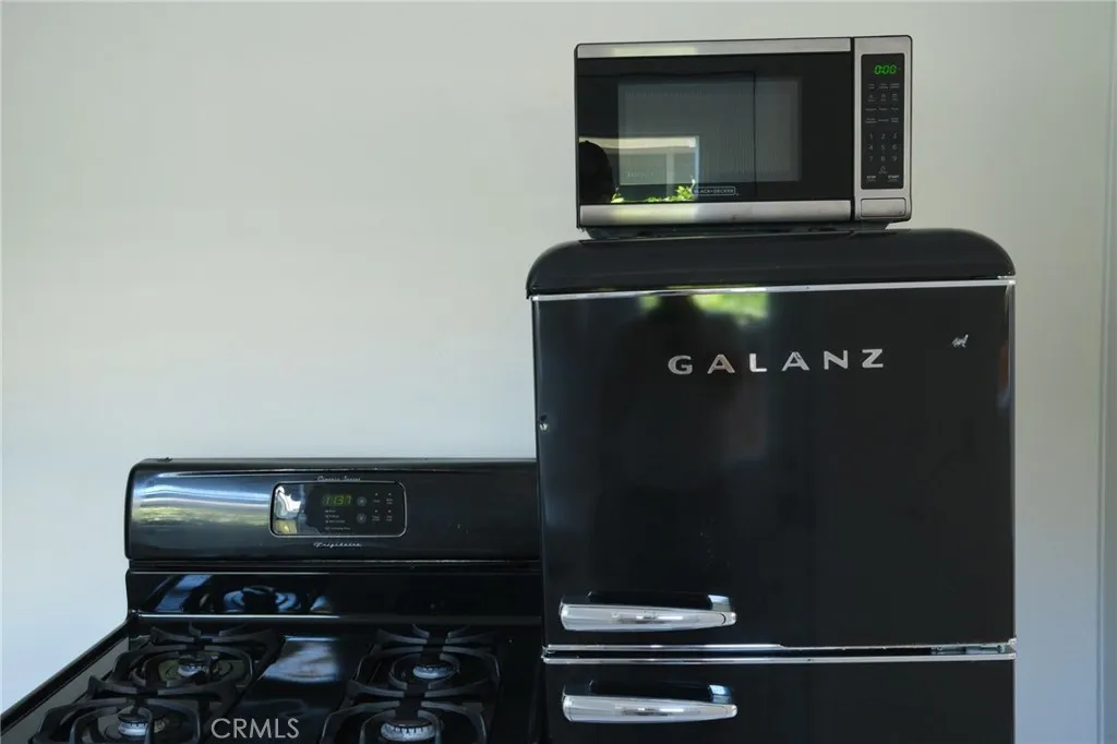 Additional image 24 of 425 Venice Unit 1/2, Venice, CA 90291