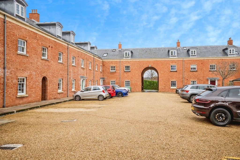 2 bed flat for saleMount Way, Chepstow NP16
