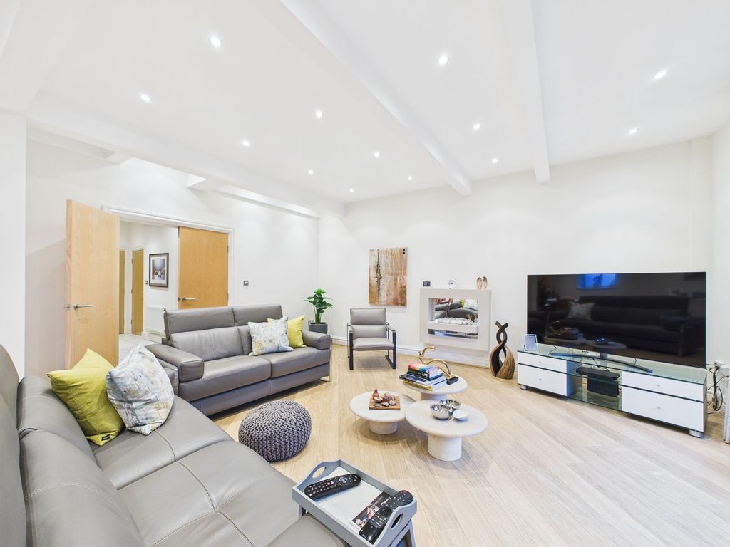 Additional image 8 of 2 bed flat for saleBeech Lane, Calderstones, Liverpool. L18