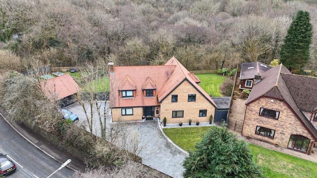4 bed detached house for saleThe Woodlands, Llantwit Fardre, Pontypridd CF38