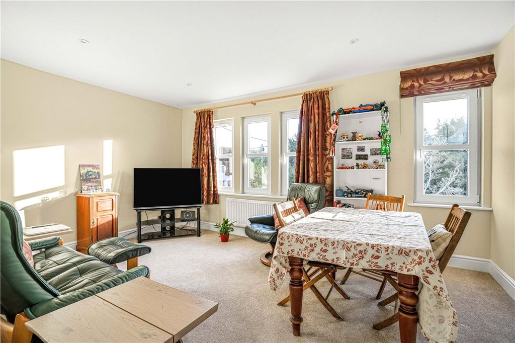 Additional image 16 of 6 bed flat for saleEynsham Road, Oxford, Oxfordshire OX2