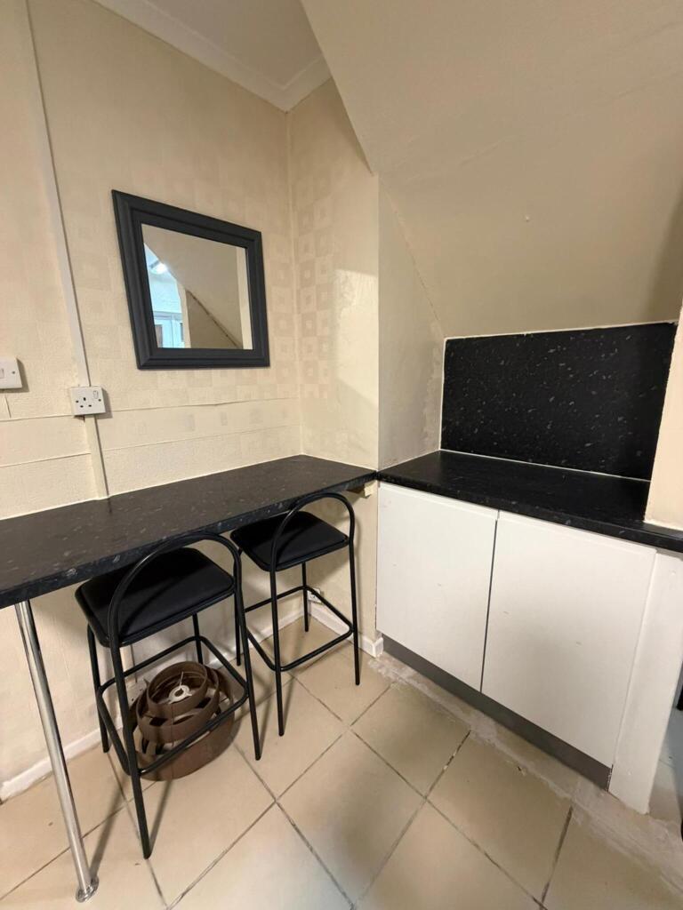 Additional image 6 of Room Available In B45