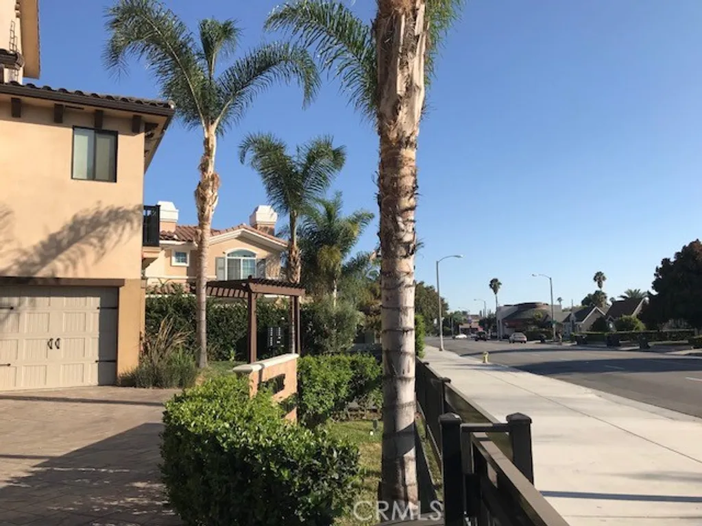 Additional image 3 of 728 N Atlantic Boulevard Unit B, Alhambra, CA 91801