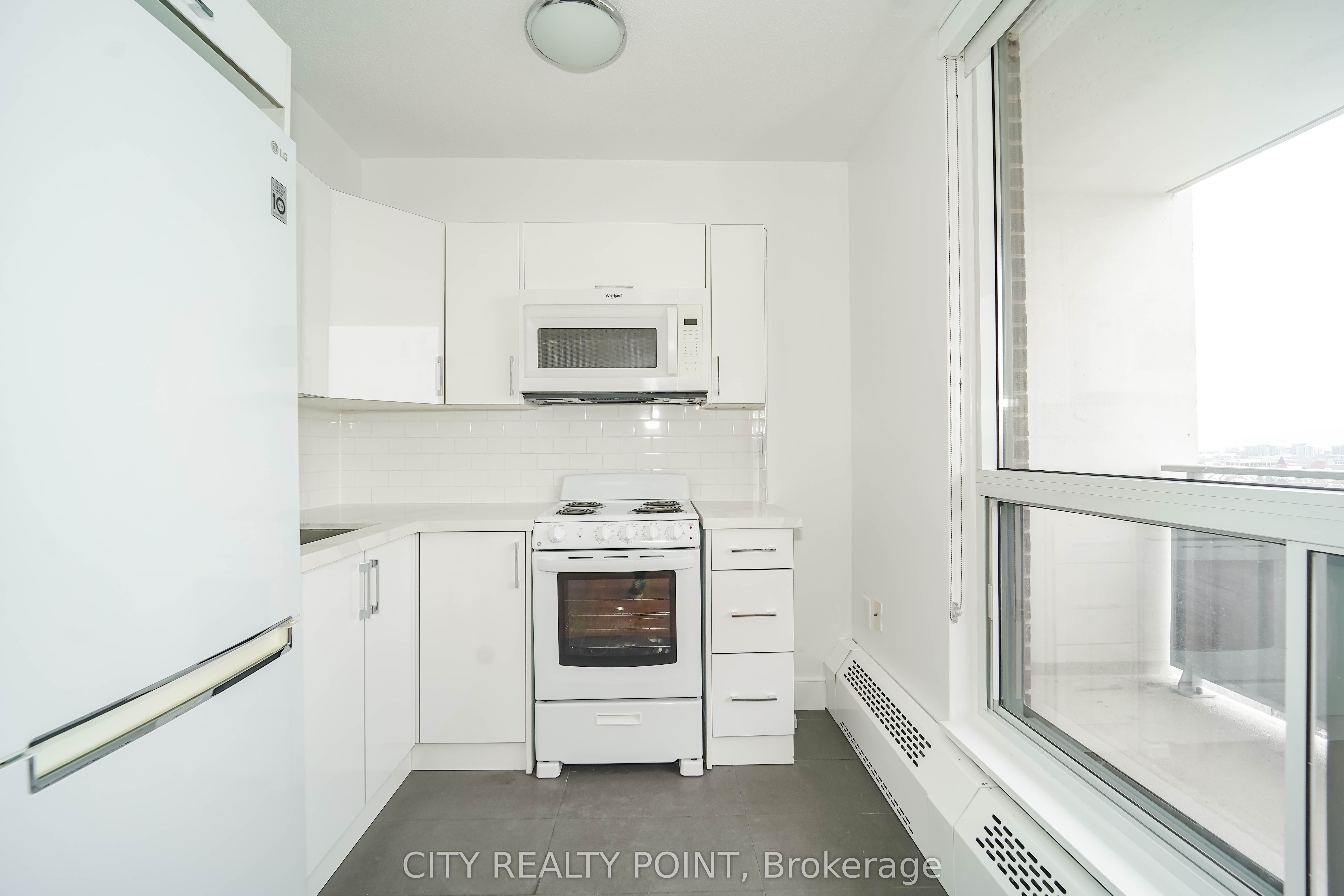 Additional image 4 of 1007-666 Spadina Avenue, Toronto, ON, M5S 2H8