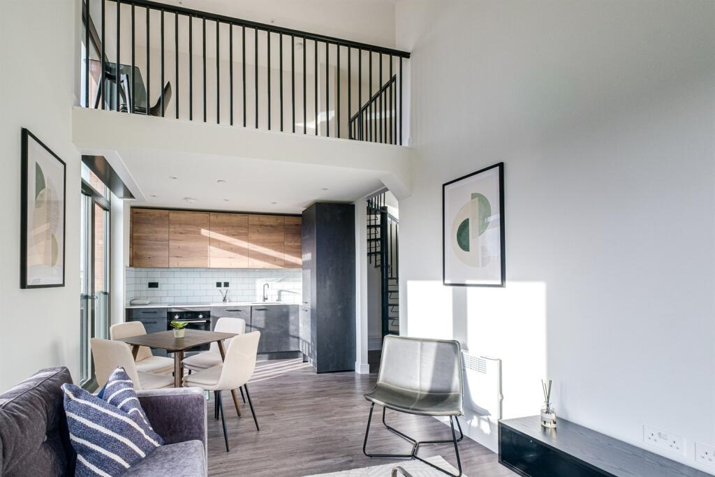 Additional image 4 of Belmont Wharf, Glasswater Locks, B4