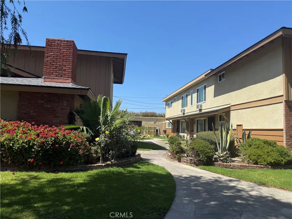 3523 W Del Monte Dr Unit 4, Anaheim, CA 92804