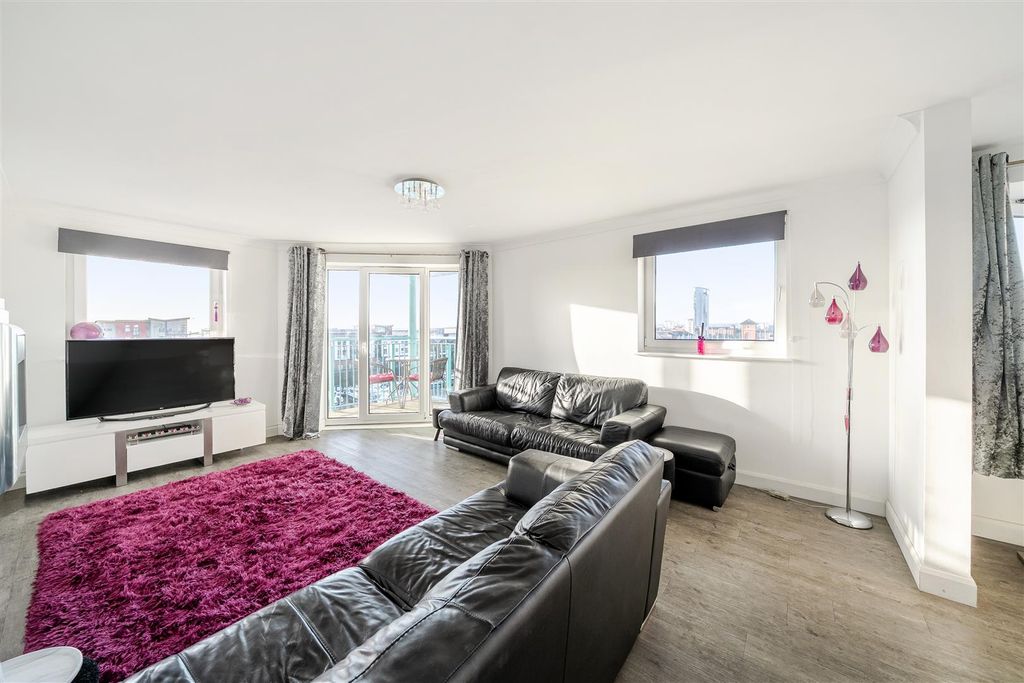 2 bed flat for salePocketts Wharf, Maritime Quarter, Swansea SA1 photo 3