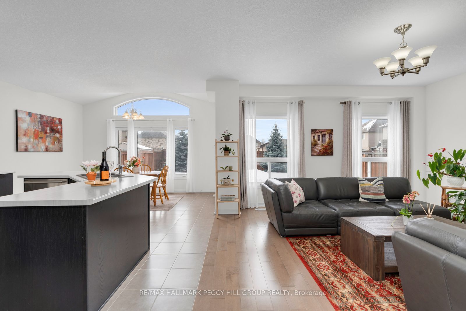 Additional image 2 of 11 Arnold Crescent, Essa, ON, L3W 0P9