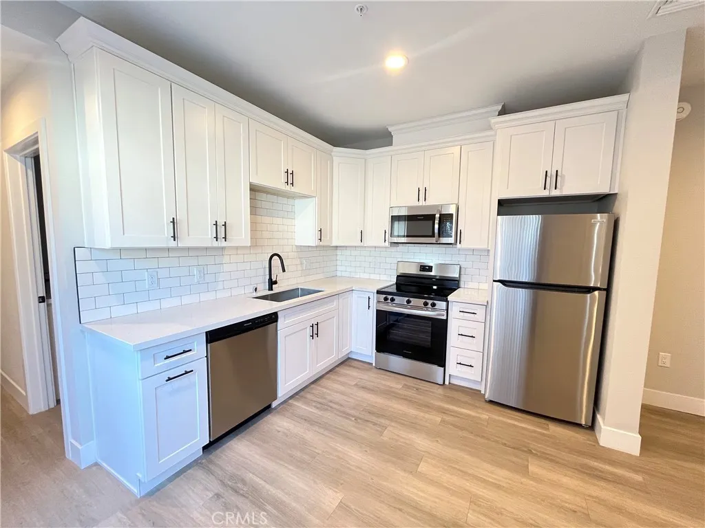 Additional image 6 of 8412 Burnet Avenue, North Hills, CA 91343