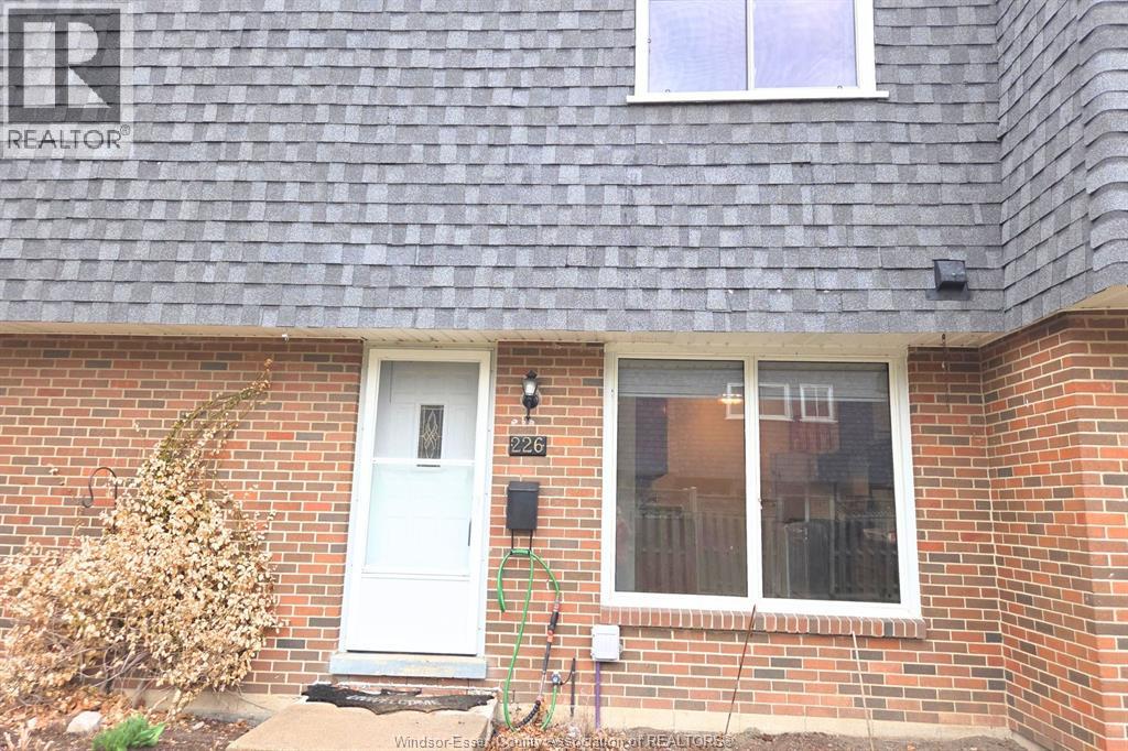226 Victoria , Amherstburg, ON, N9V2K5