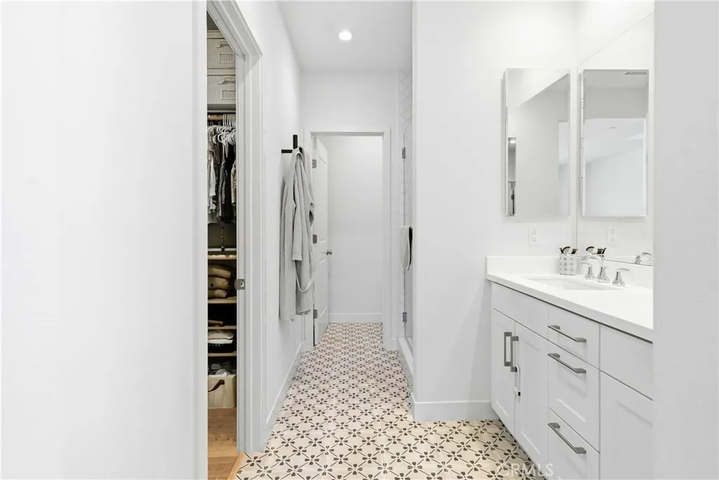 Additional image 90 of 107 Landroute, Irvine, CA 92618