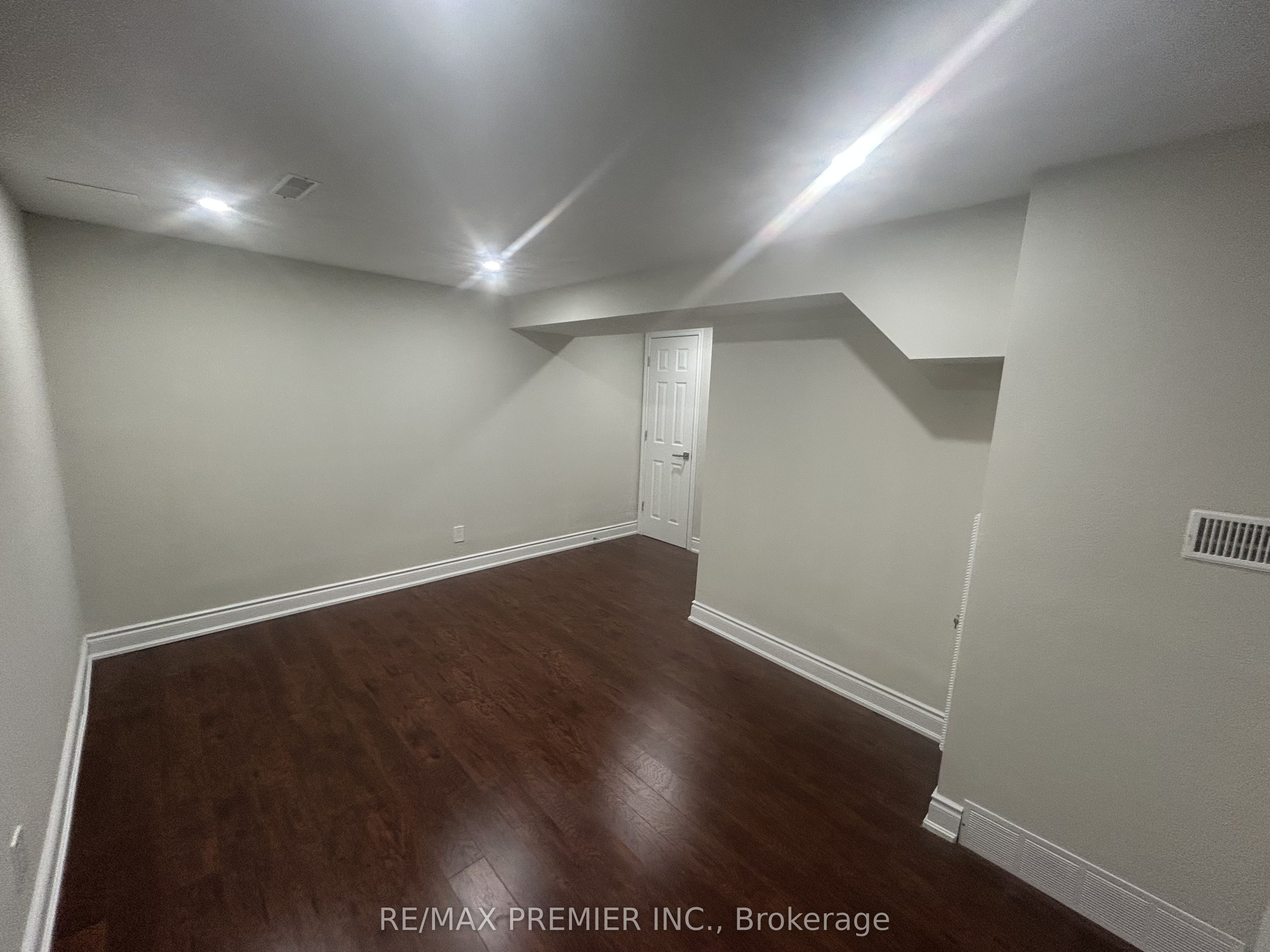 Additional image 5 of Lower-4057 Taffey Crescent, Mississauga, ON, L5L 2A6