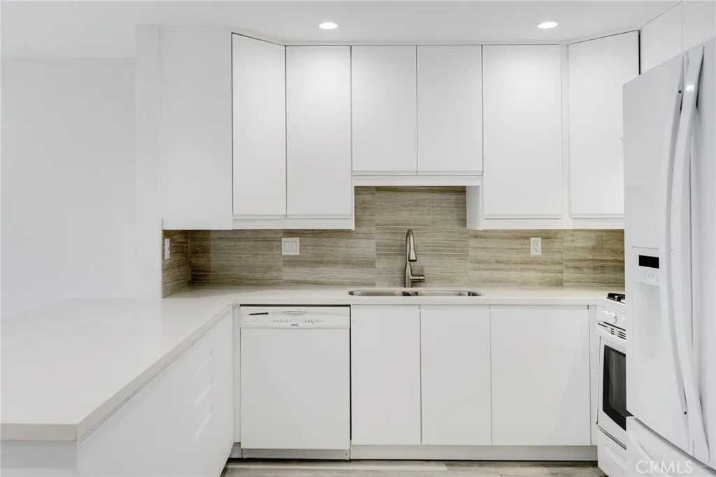 Additional image 10 of 330 N Jackson Street Unit 208, Glendale, CA 91206