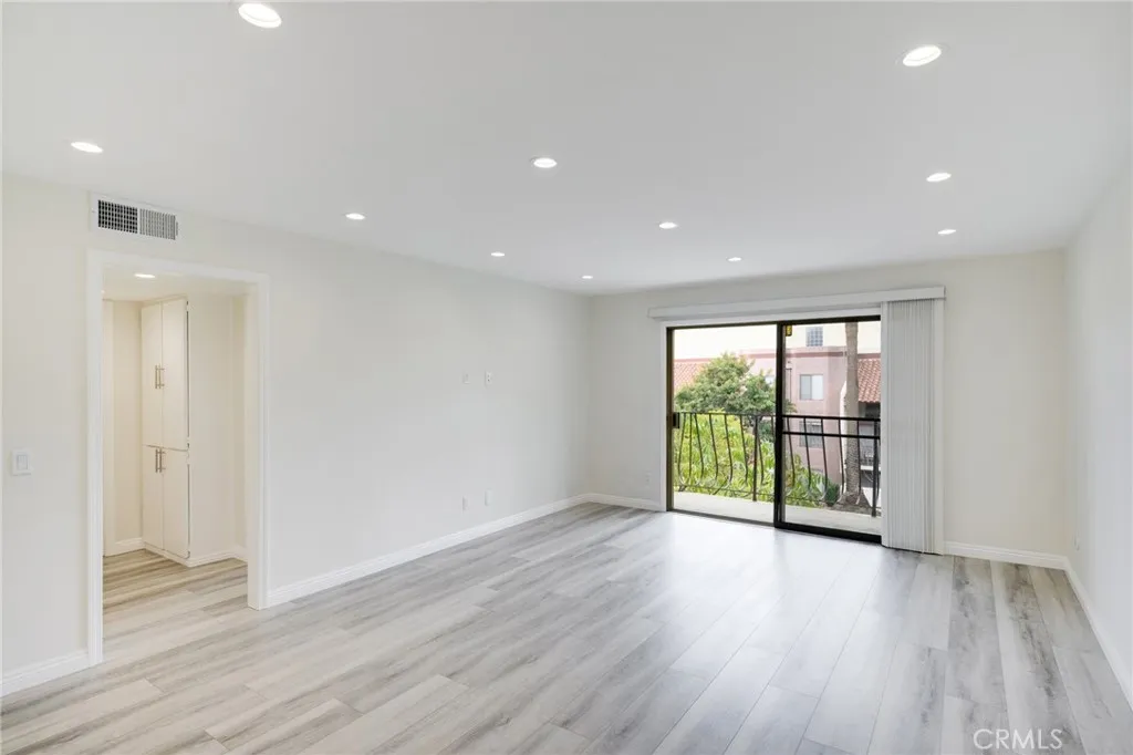 Additional image 13 of 330 N Jackson Street Unit 208, Glendale, CA 91206