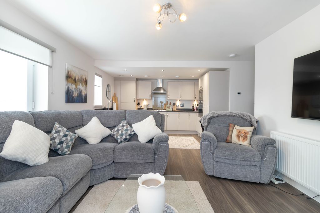 3 bed flat for saleTrajan Road, Perth PH1 photo 4