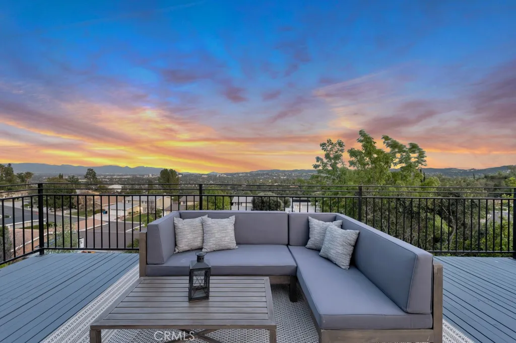 Additional image 6 of 5952 Woodland View Drive, Woodland Hills, CA 91367