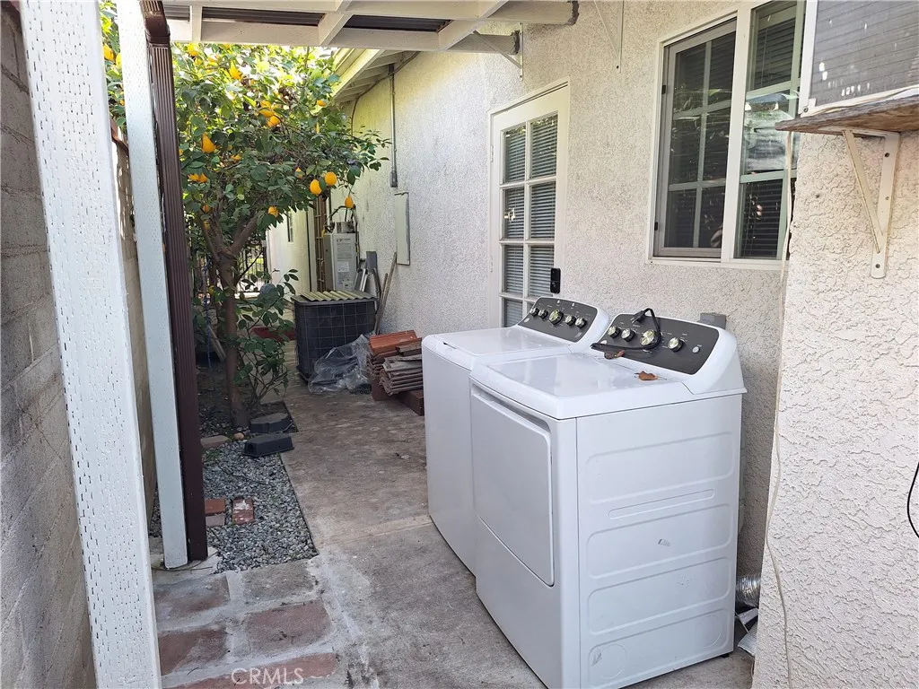 Additional image 18 of 302 N Griffith Park Dr, Burbank, CA 91506