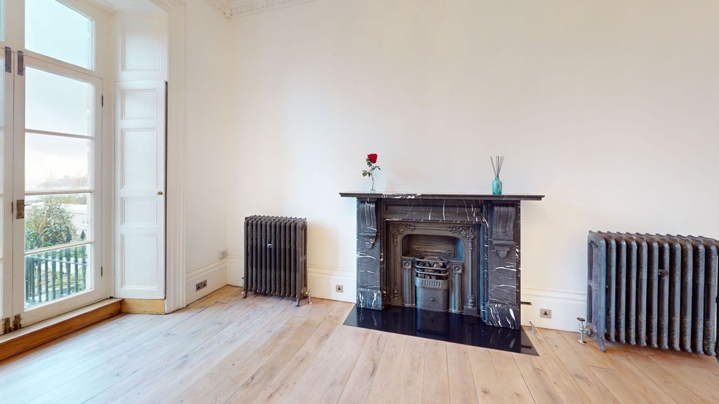 Additional image 7 of 2 bed flat for saleThe Esplanade, The Hoe PL1