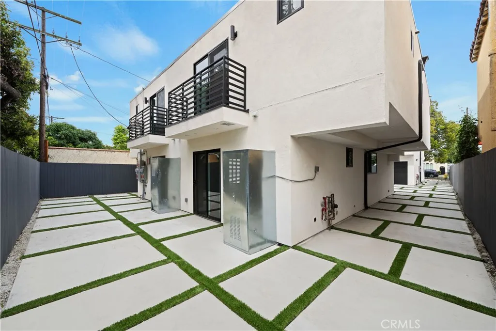 Additional image 7 of 2922 12th Avenue, Los Angeles, CA 90018