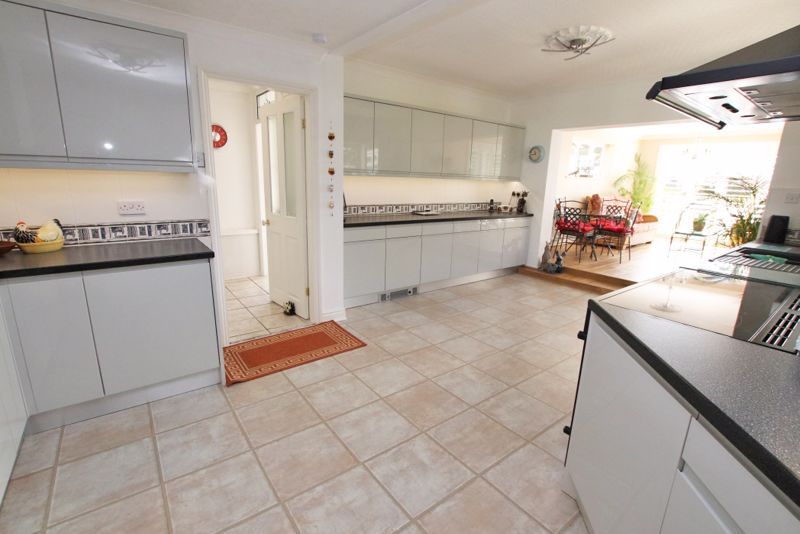 4 bed detached house for saleStation Road, North Thoresby DN36 photo 5