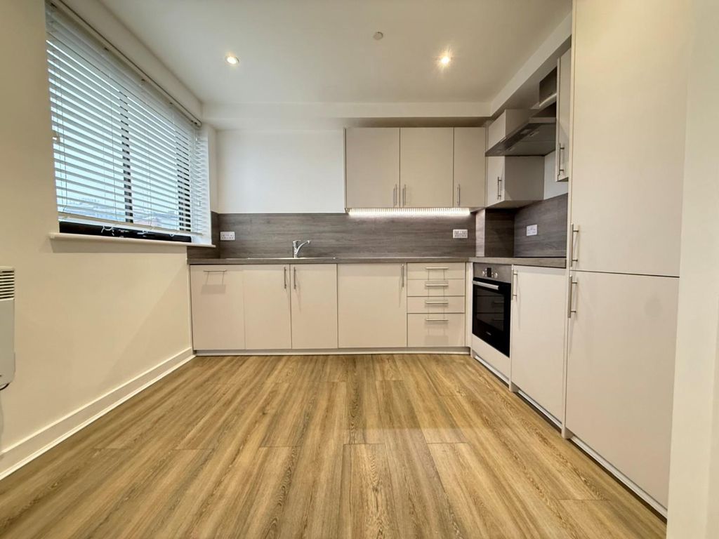 2 bed flat for saleDerngate, Northampton NN1 photo 5