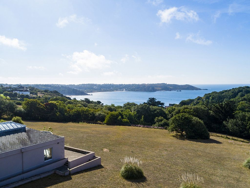 Additional image 7 of 7 bed detached house for saleLa Route Des Quennevais, Jersey JE3
