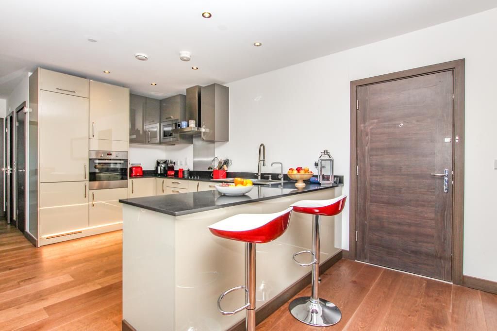 Additional image 6 of 3 bed flat for saleStunning Rivervside Apartment - Fletton Quays, Peterborough PE2
