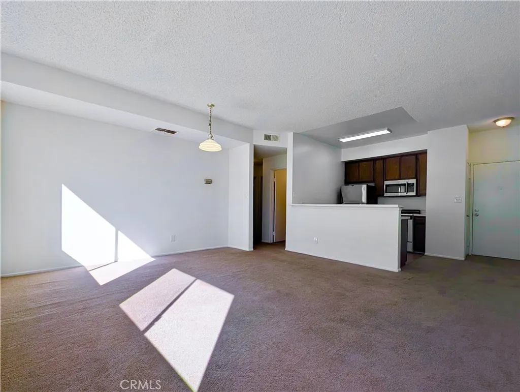 Additional image 5 of 17312 Chatsworth Street Unit B, Granada Hills, CA 91344