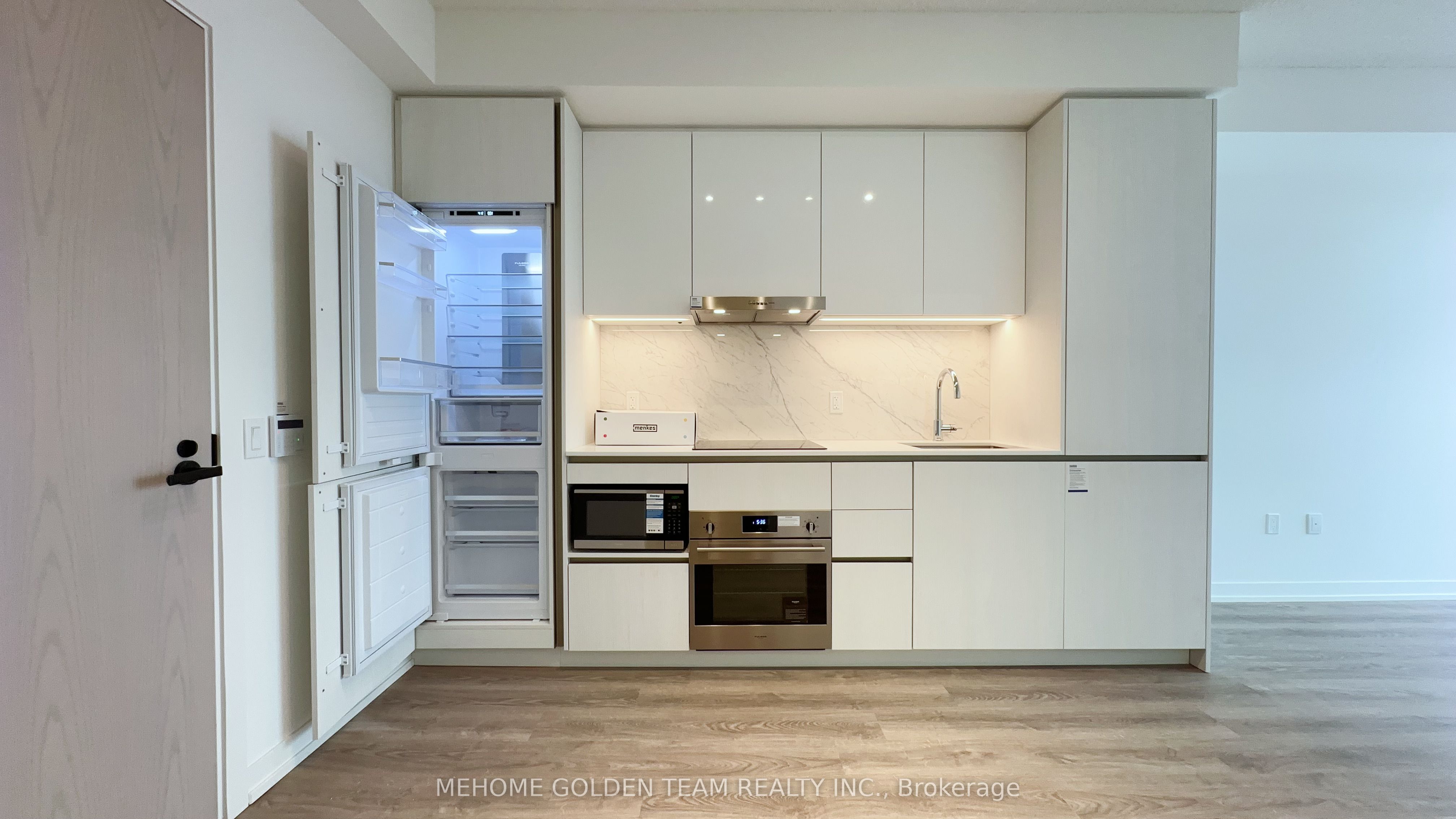 3505 - 8 Interchange Way