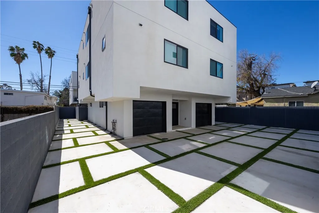 Additional image 38 of 14422 Tiara Unit 1/2, Van Nuys, CA 91401