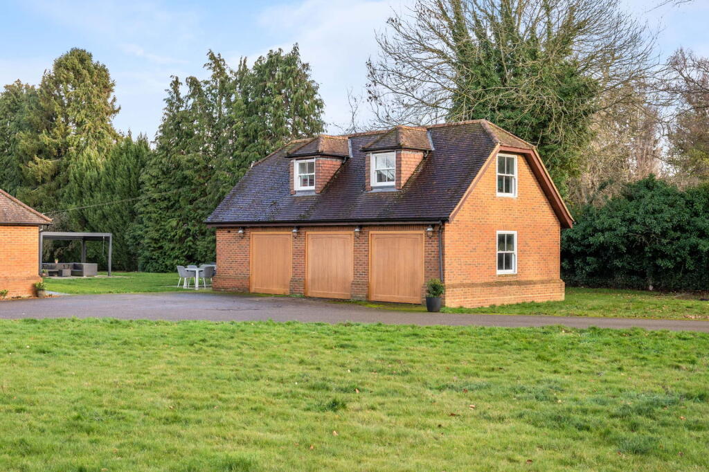 Additional image 43 of Pottersheath Road, Welwyn, AL6 9SY