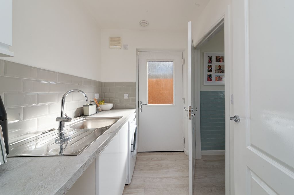 Additional image 11 of 5 bed detached house for sale33 Lochside Avenue, Bishopton PA7