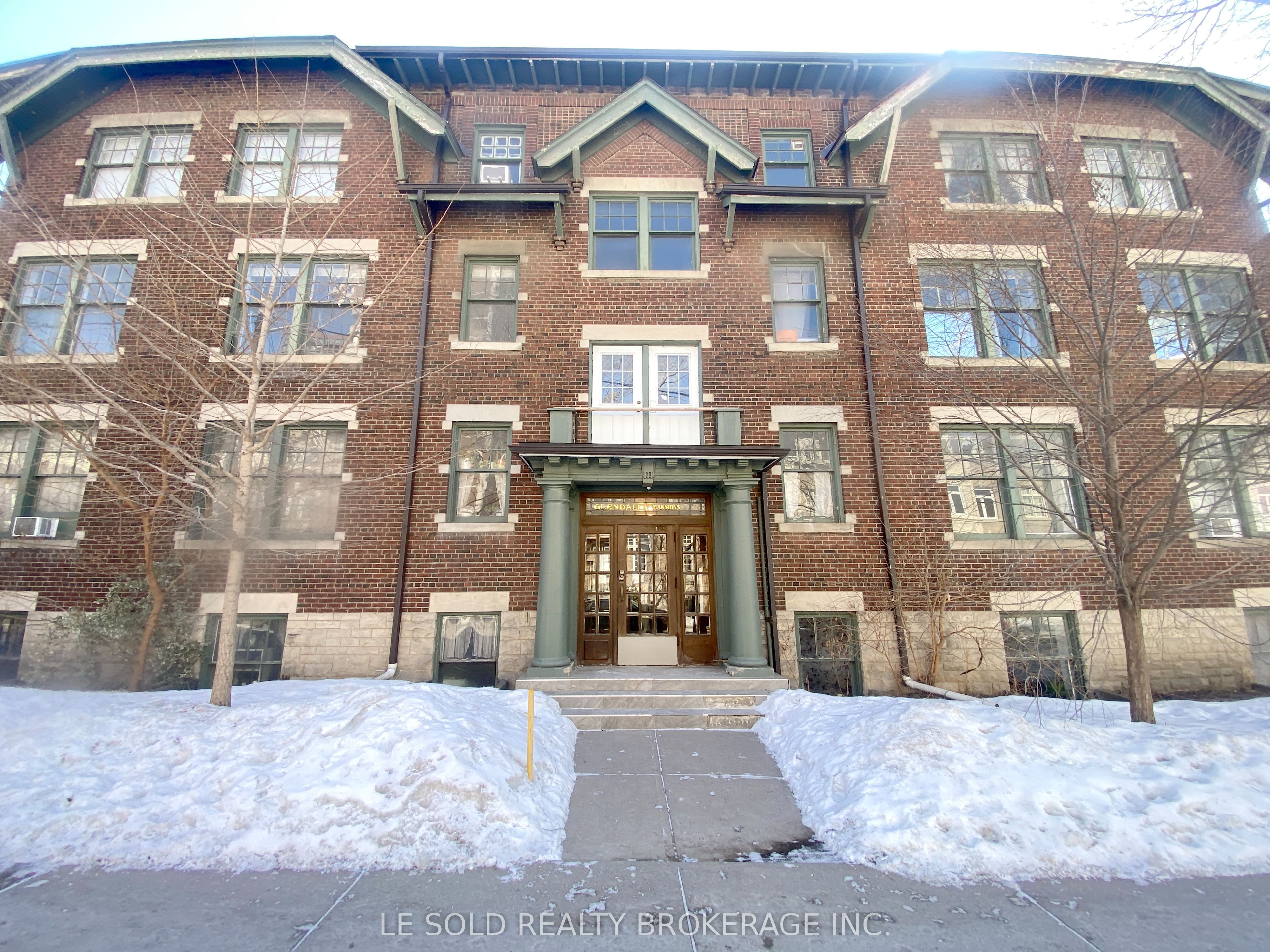 221-125 Earl Place, Toronto, ON, M4Y 1M4