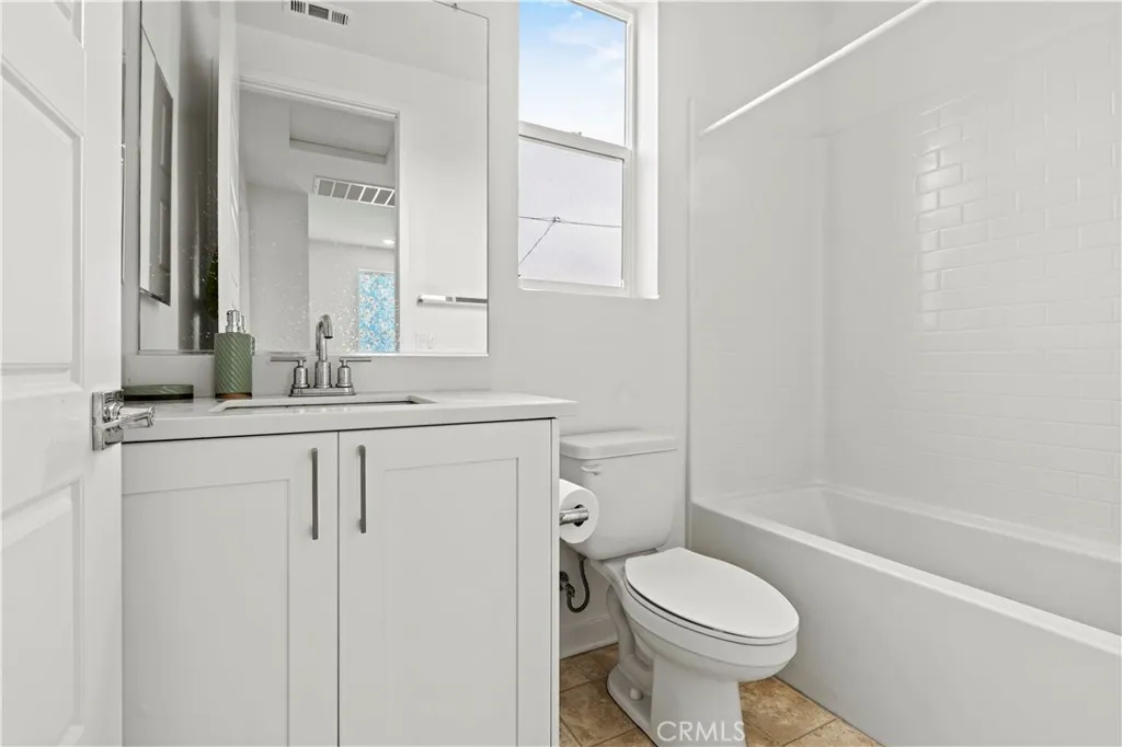 Additional image 11 of 1544 W Plaza Del Amo, Torrance, CA 90501