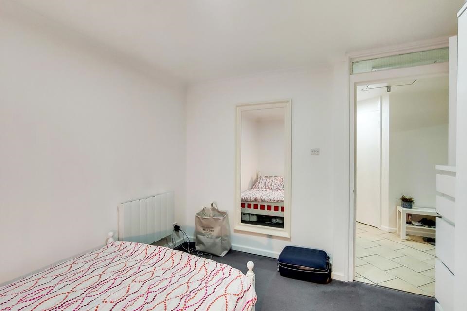 Additional image 9 of 1 Bed Flat, East Smithfield, E1W, N1 7GU