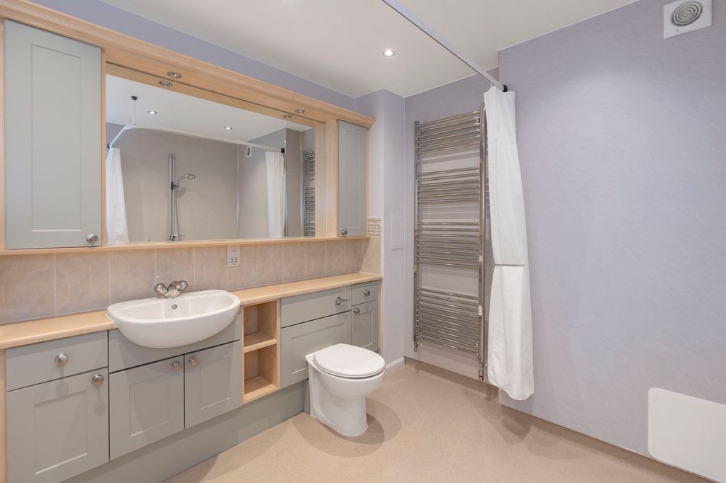 Additional image 11 of 2 bed flat for sale14 Station Bank, Station Bank, Peebles EH45