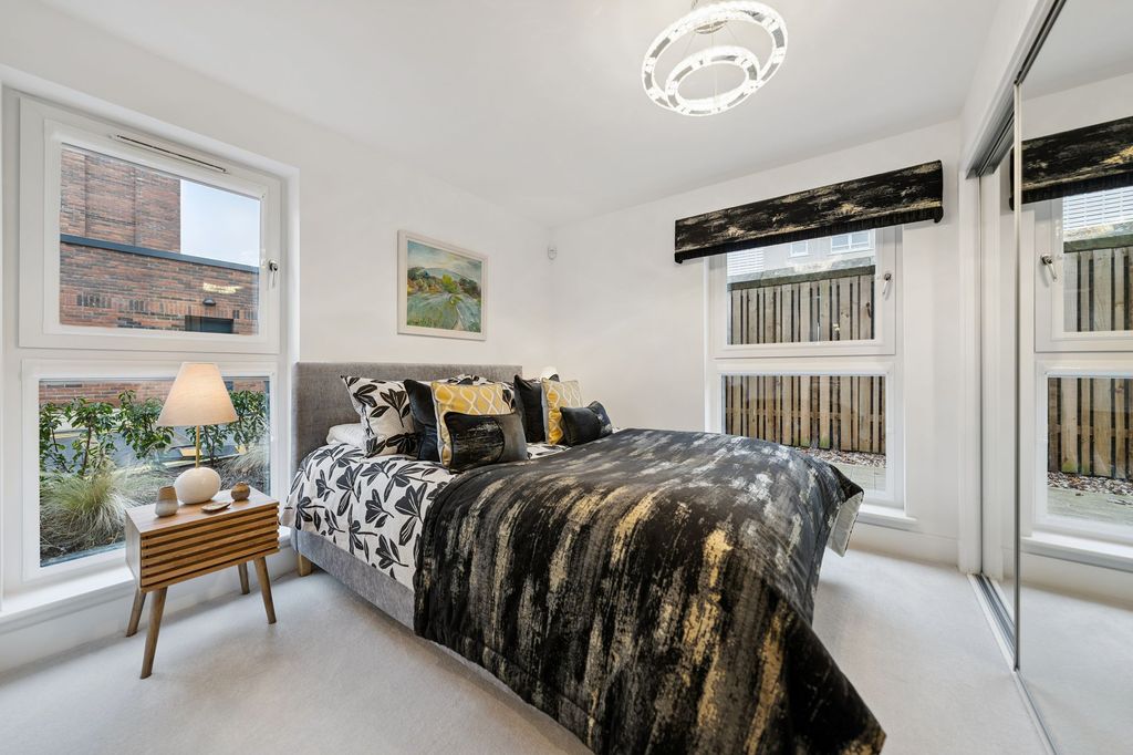 Additional image 10 of 2 bed flat for sale122 Festival Court, Prince's Quay, Glasgow G51